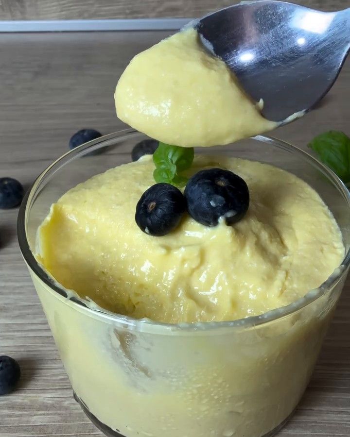 Helado de queso cottage y mango