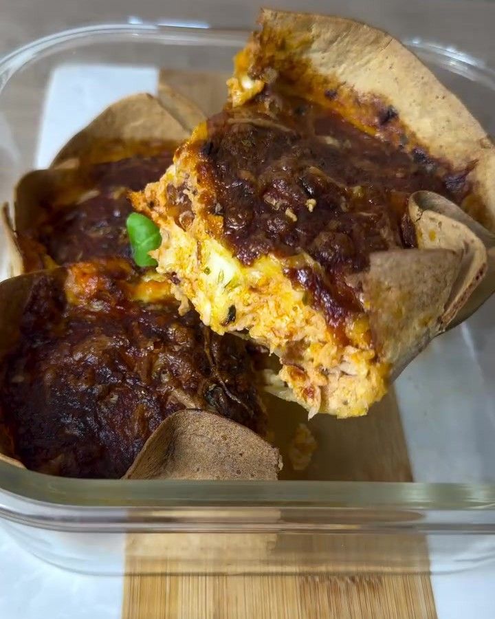 Tortilla de trigo rellena de atún y huevo