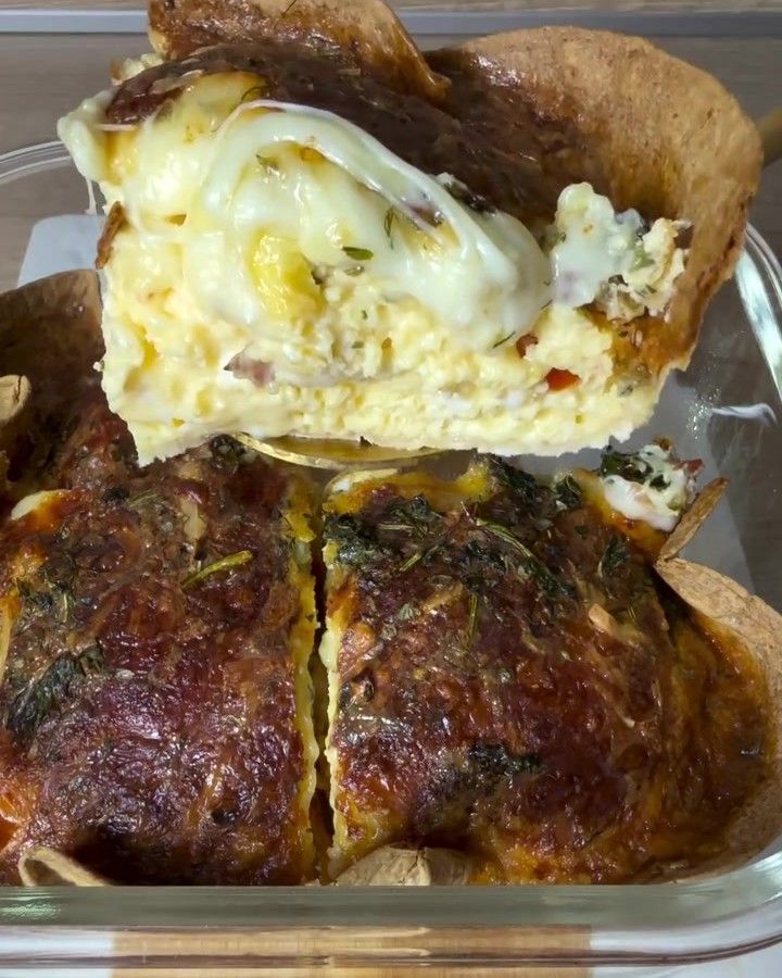Tortilla de trigo rellena de huevo y queso
